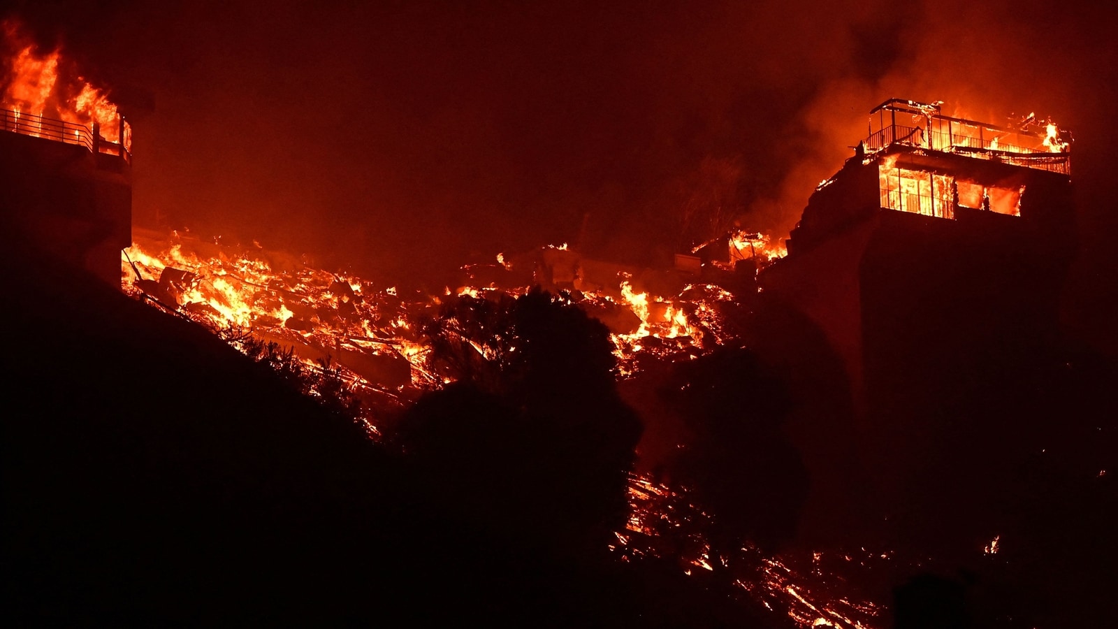 Over 400,000 California residents lose power as wildfires rage Los Angeles | World News