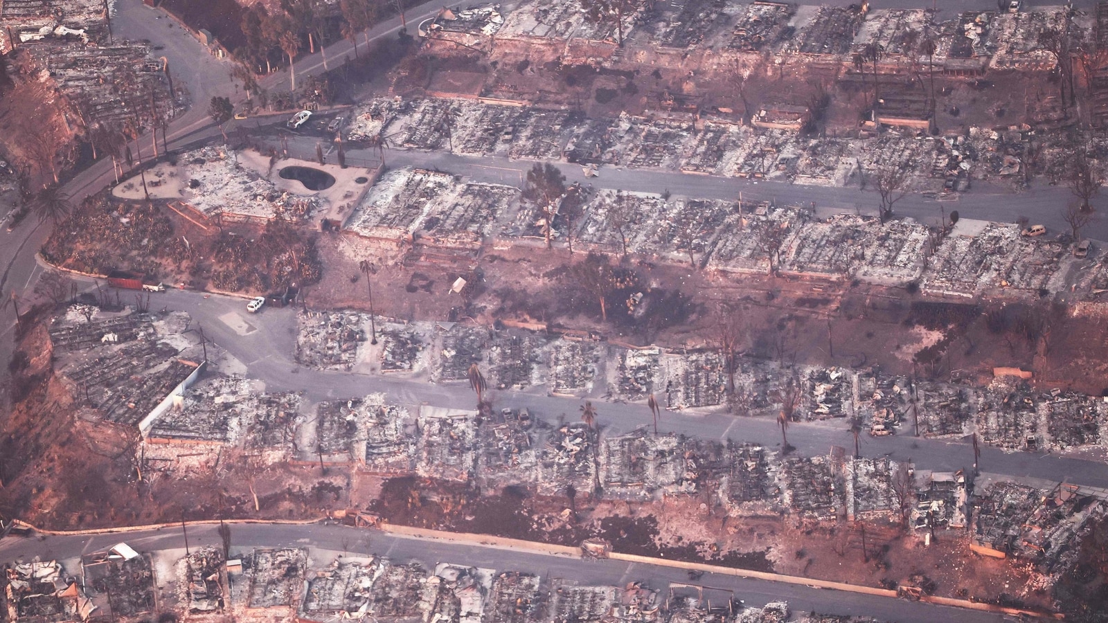 Los Angeles wildfires: Death toll reaches 10 as fires continue to ravage posh LA | World News