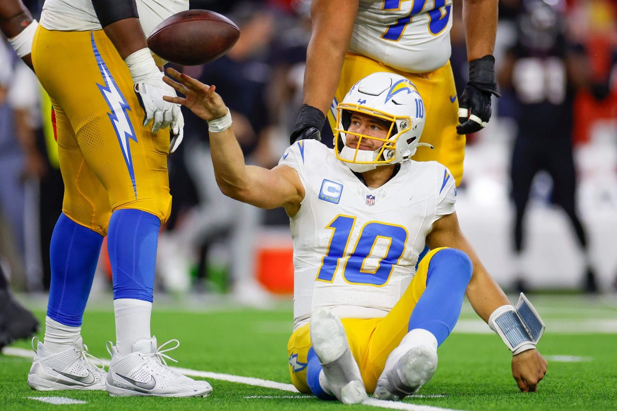 Chargers’ Justin Herbert falls short to remain winless in postseason: ‘I let the team down’