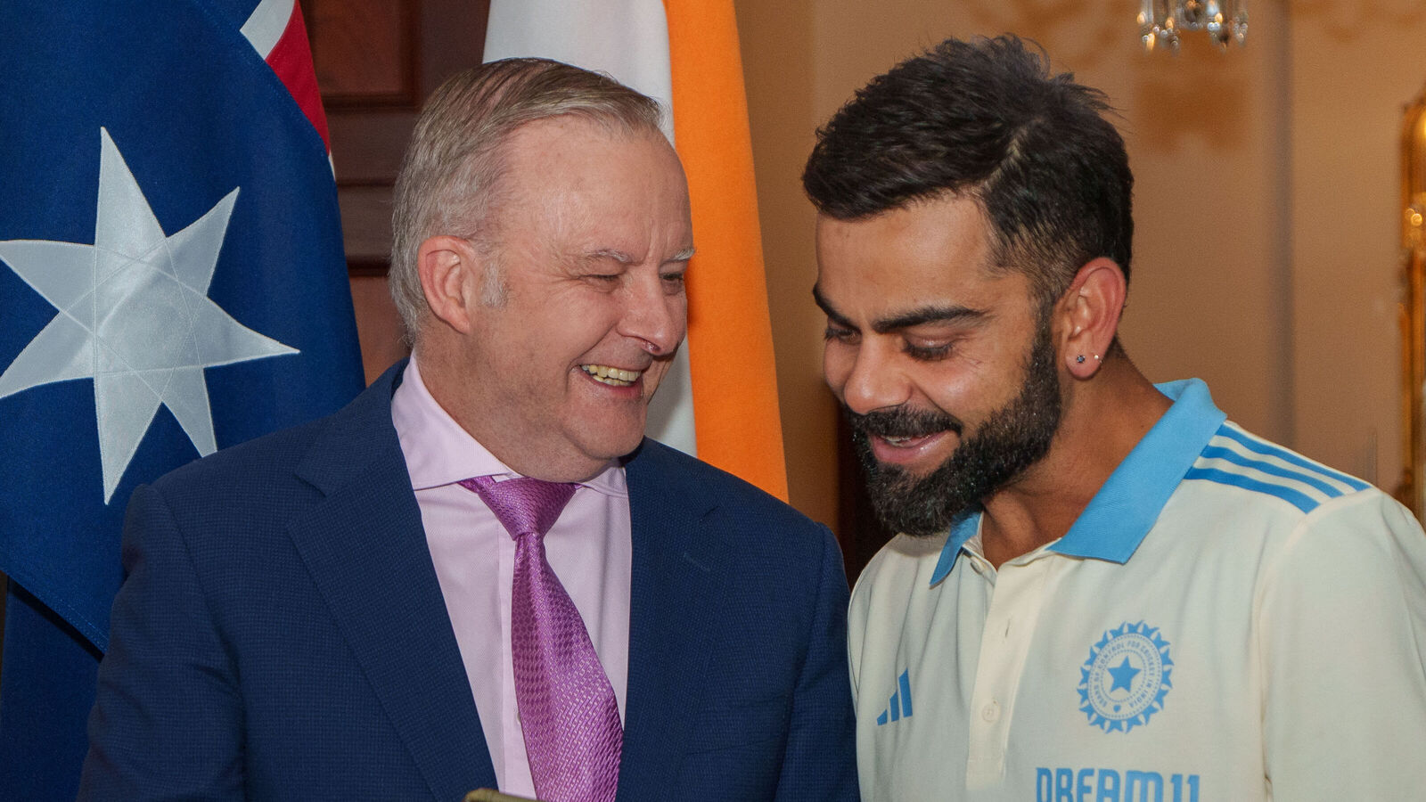 Australian Prime Minister Anthony Albanese and India's star batter Viart Kohli having a candid chat on Wednesday. 