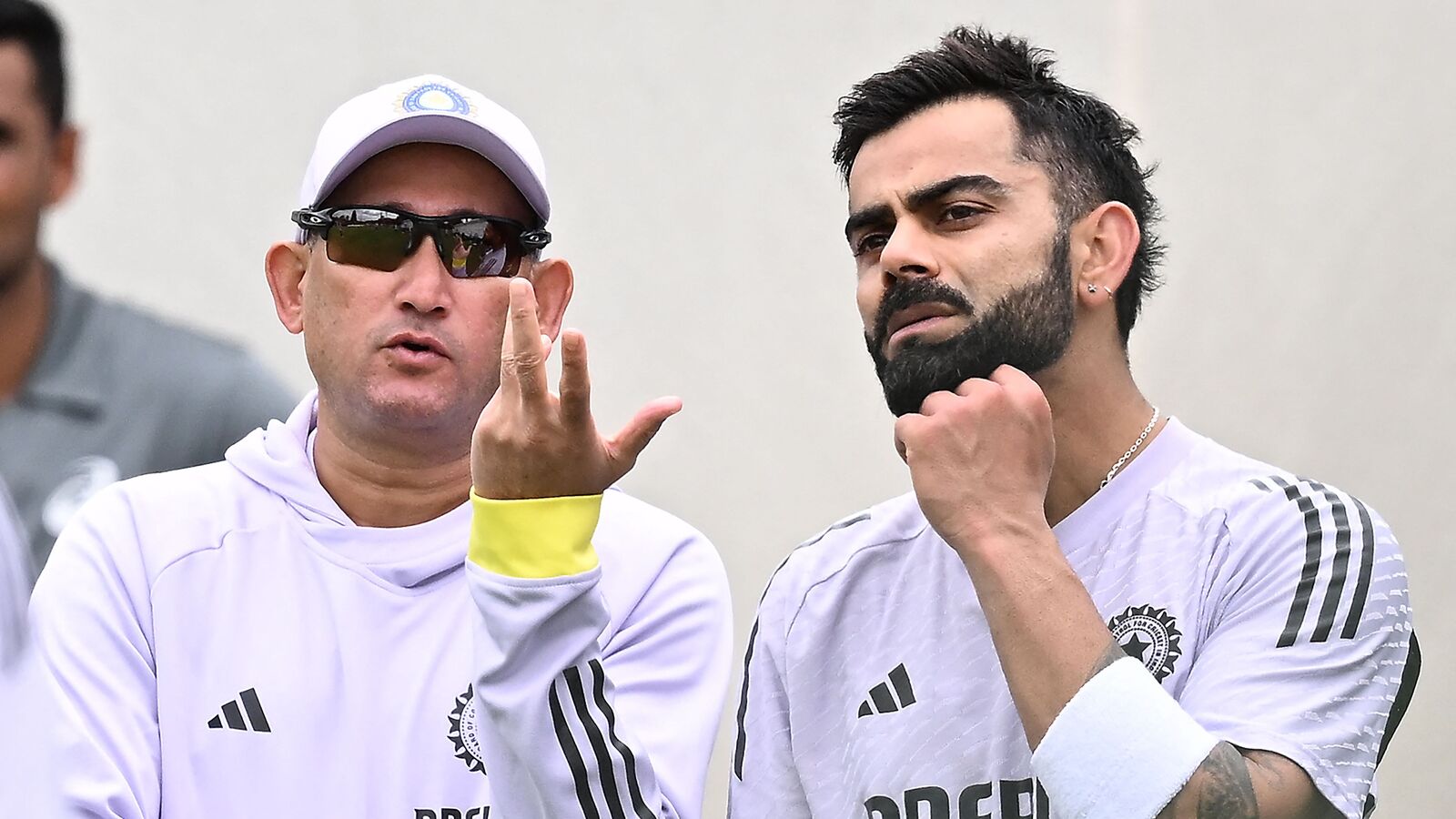 Viral Kohli (R) chats with chief selector Ajit Agarkar during one of India's training sessions  in Australia. 