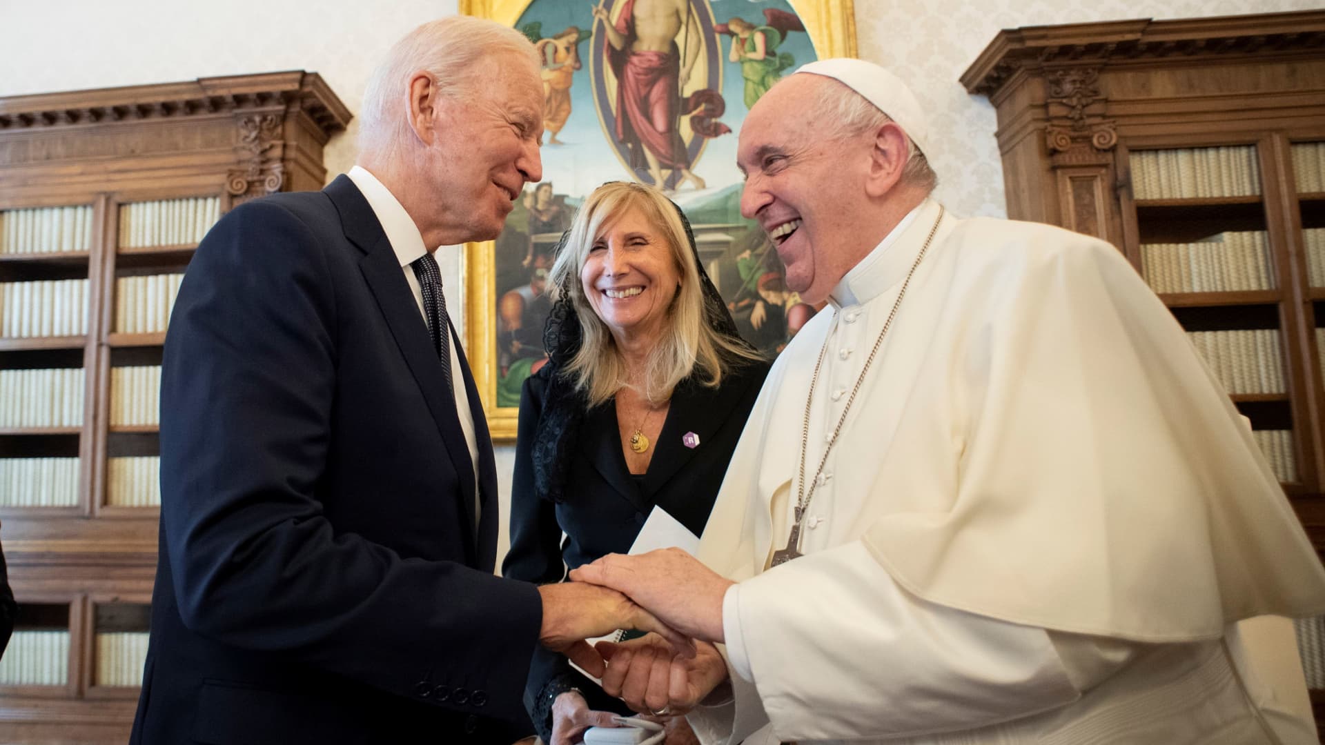 Biden awards Pope Francis Presidential Medal of Freedom with distinction