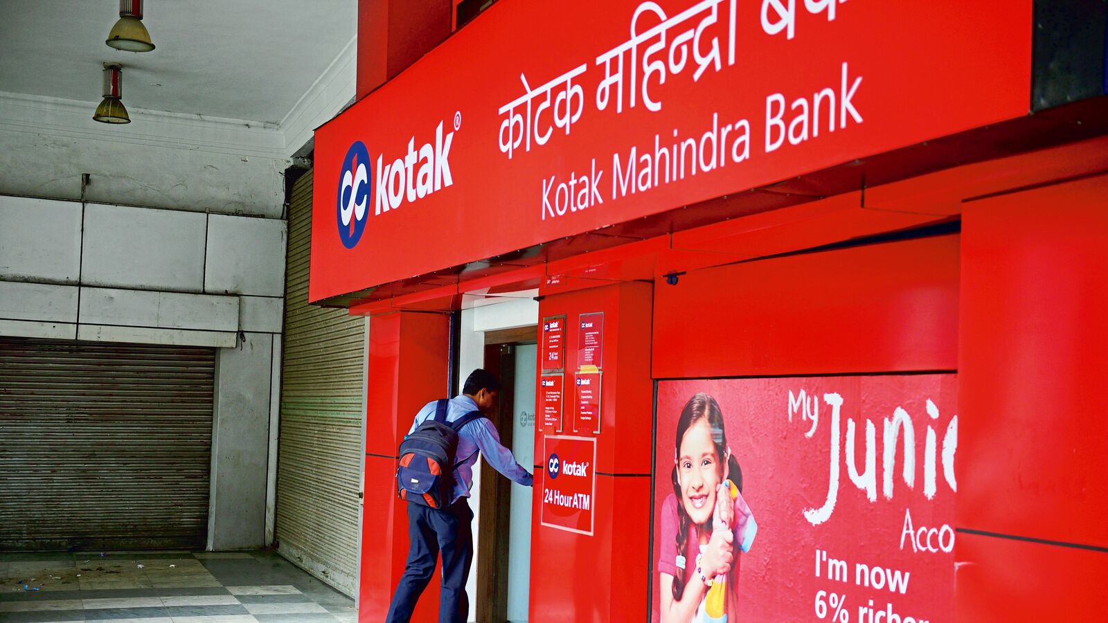 Kotak Mahindra Bank shares closed 1.88 per cent down at  <span class='webrupee'>₹</span>1,894.60 apiece on the BSE on Thursday.