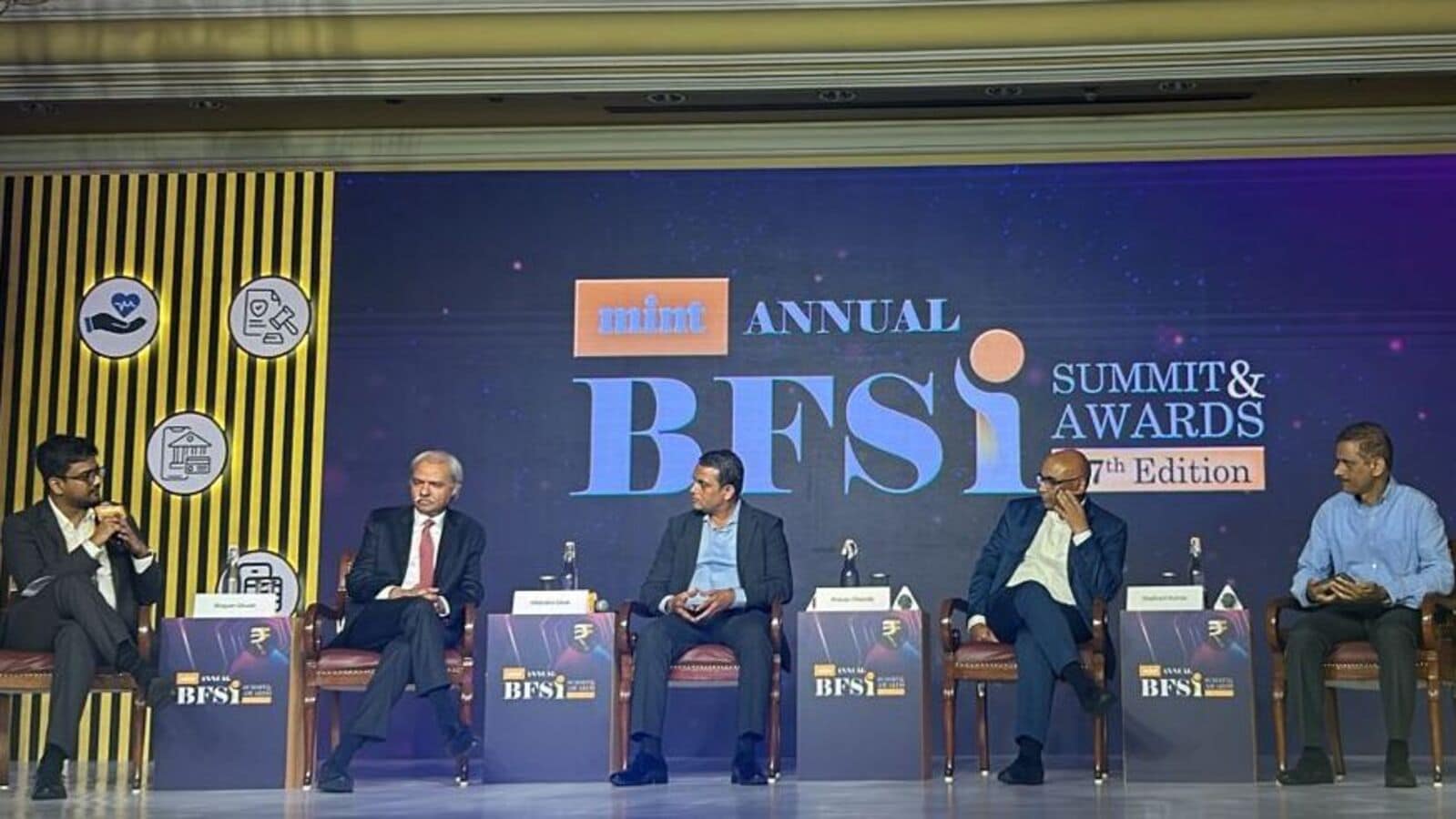 From L-R: Hitendra Dave, CEO, HSBC India; Pranav Chawda, CEO, JP Morgan Chase India; Prashant Kumar, MD & CEO, Yes Bank; V. Vaidyanathan, MD & CEO, IDFC First Bank.