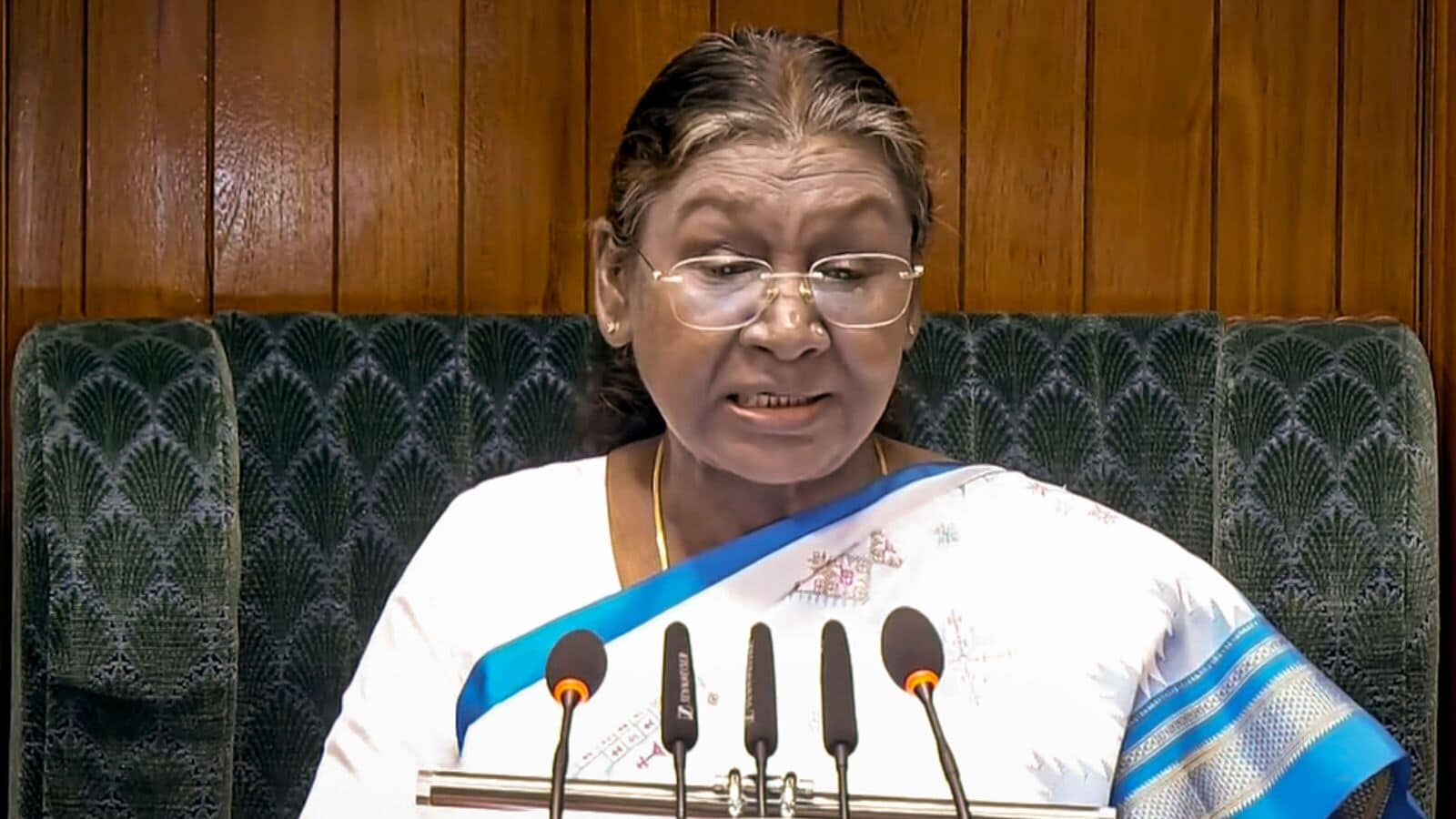 Union Budget 2025: President Droupadi Murmu addresses the joint sitting of both Houses of Parliament on the first day of the Budget Session, in New Delhi, Friday, Jan. 31, 2025