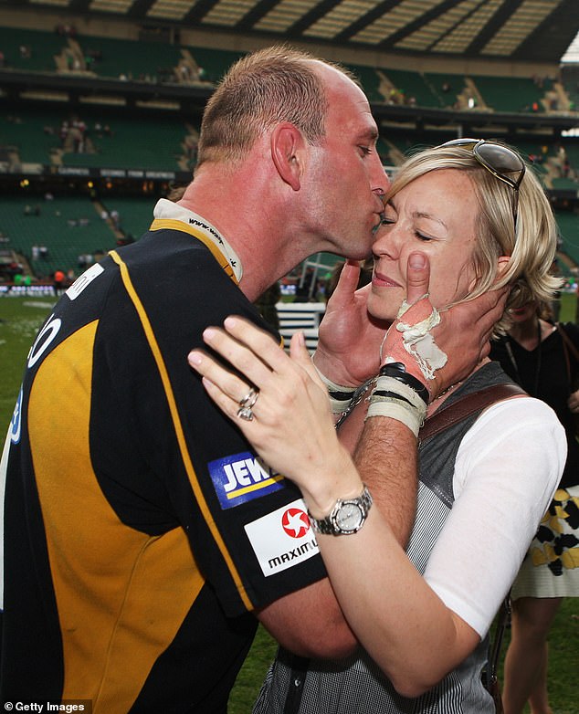 Dallaglio kisses Alice as he celebrates victory in the Guinness Premiership Final match between Leicester Tigers and London Wasps at Twickenham on May 31, 2008 in London