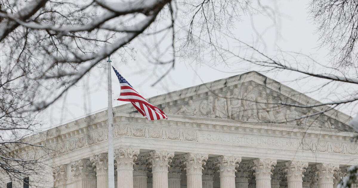 Trump administration wants Supreme Court to permit firing of whistleblower agency head