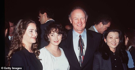 10/2/96 Beverly Hills, CA Gene Hackman, wife Betsy, Leslie, and Elizabeth at the premiere of his new movie "The Chamber".