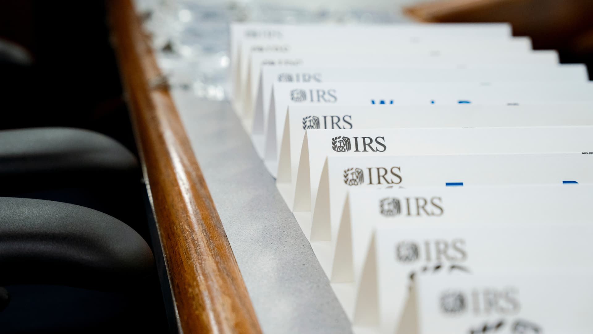 IRS will lay off thousands of probationary workers in the middle of tax season