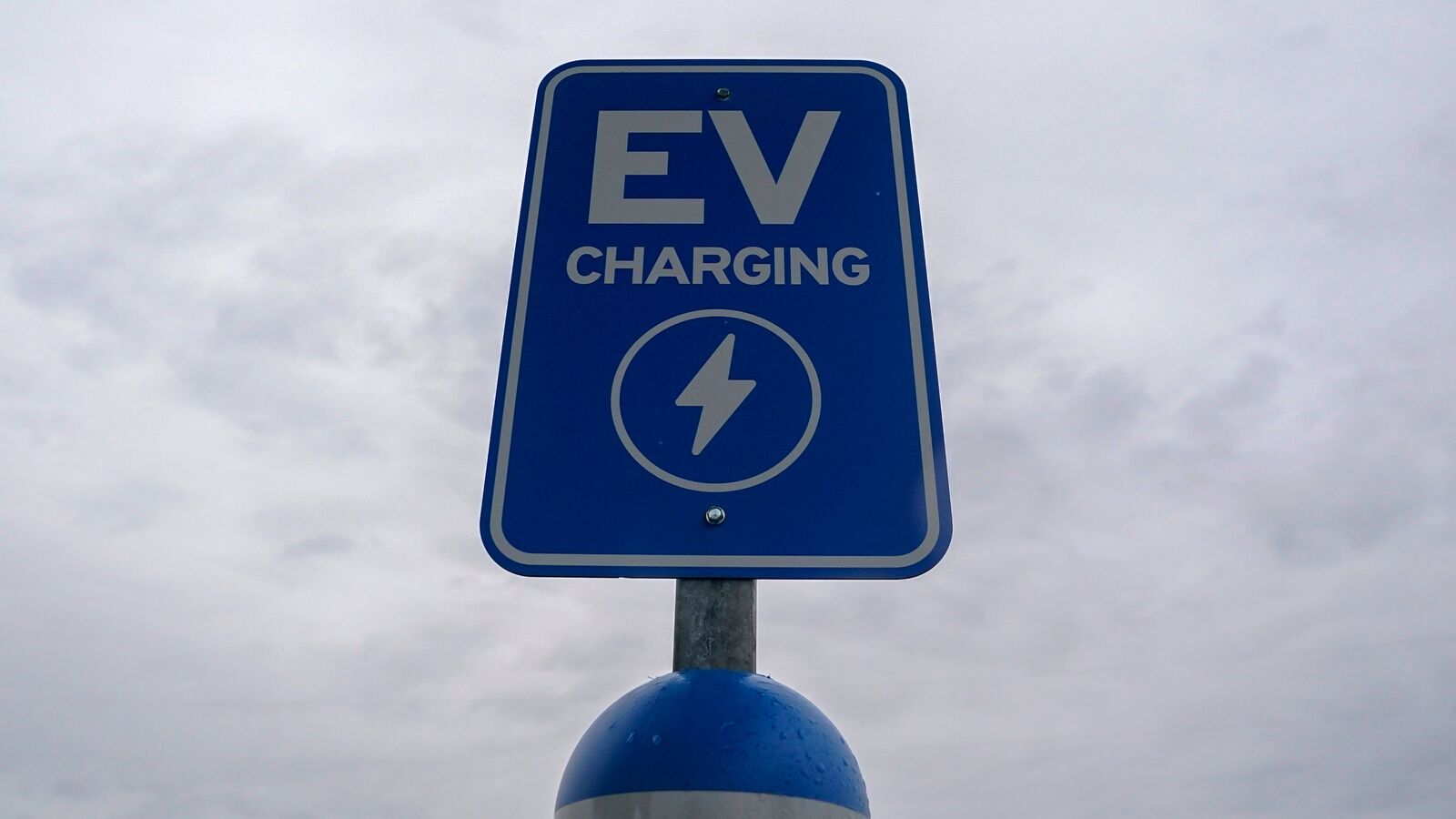 MHI weighs inclusion of EV charging infra investments under scheme for foreign automakers