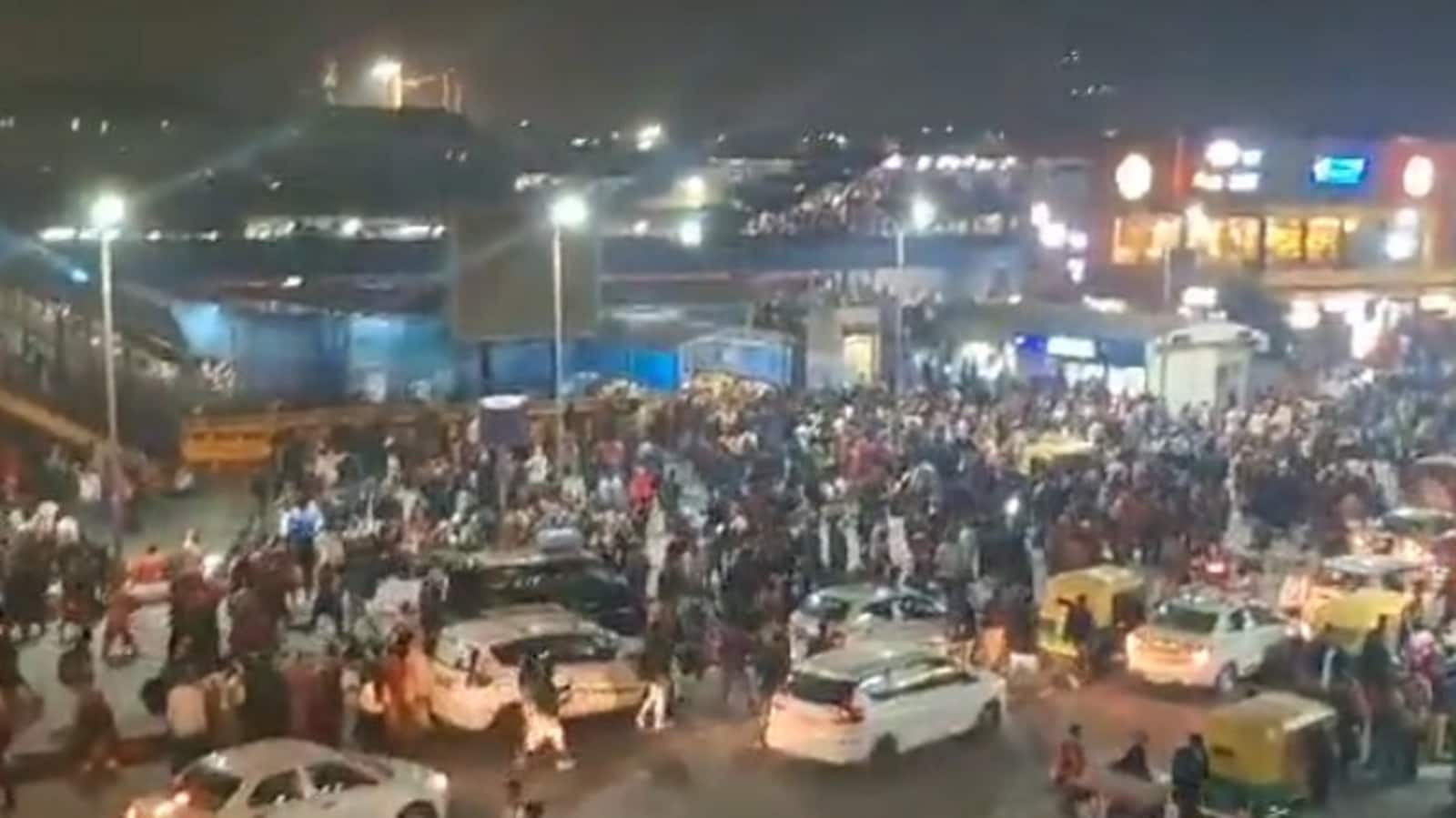 Stampede-like situation at New Delhi Railway station. (Videograb)