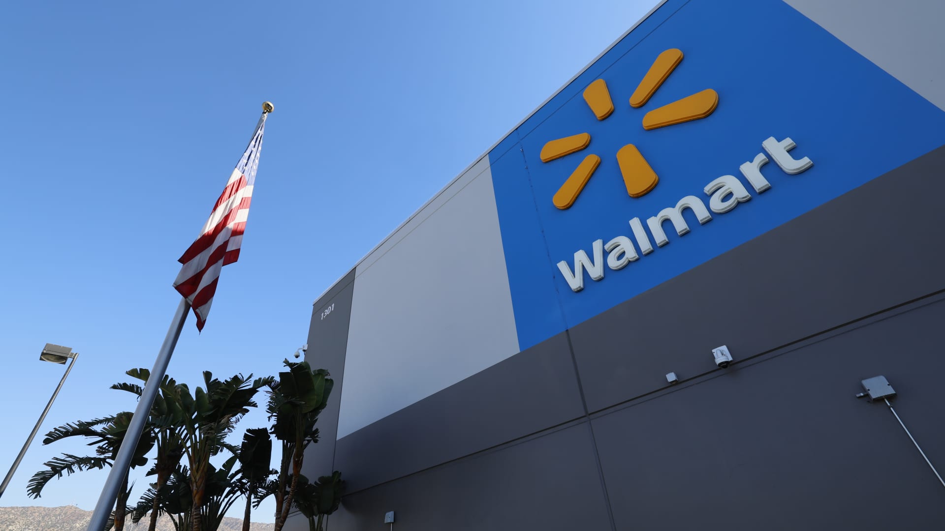 Walmart buys Monroeville Mall in Pennsylvania