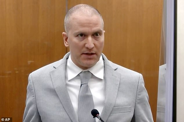 Chauvin addresses the court at the Hennepin County Courthouse in 2021