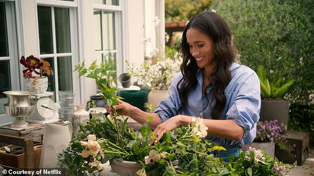 Meghan showed her skills to arrange flowers in episode six of the show