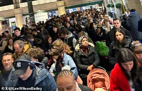 Trains disrupted at Gare du Nord in Paris after unexploded World War Two bomb foundtaken without permission ,please legal before use https://x.com/LeeWilsonBailey/status/1897913734808358951