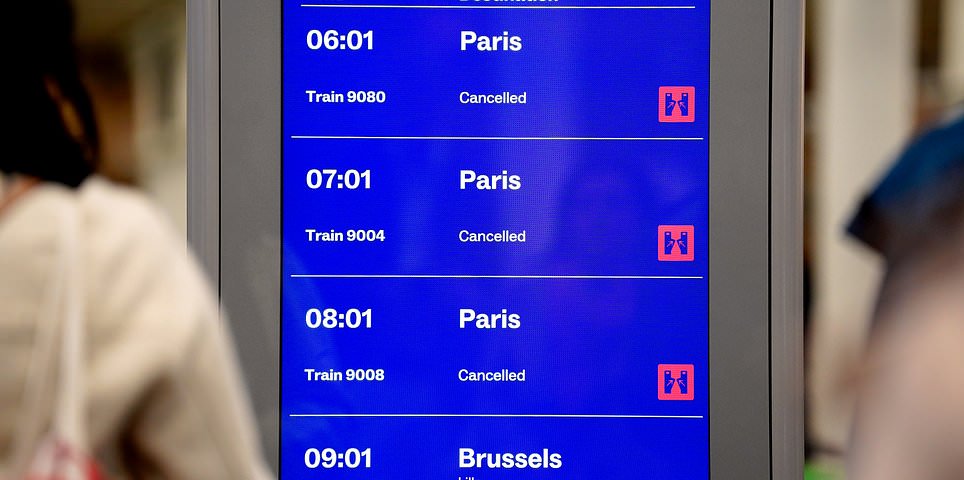 Eurostar chaos LIVE: First picture of bomb revealed as all Eurostar trains between London and Paris cancelled