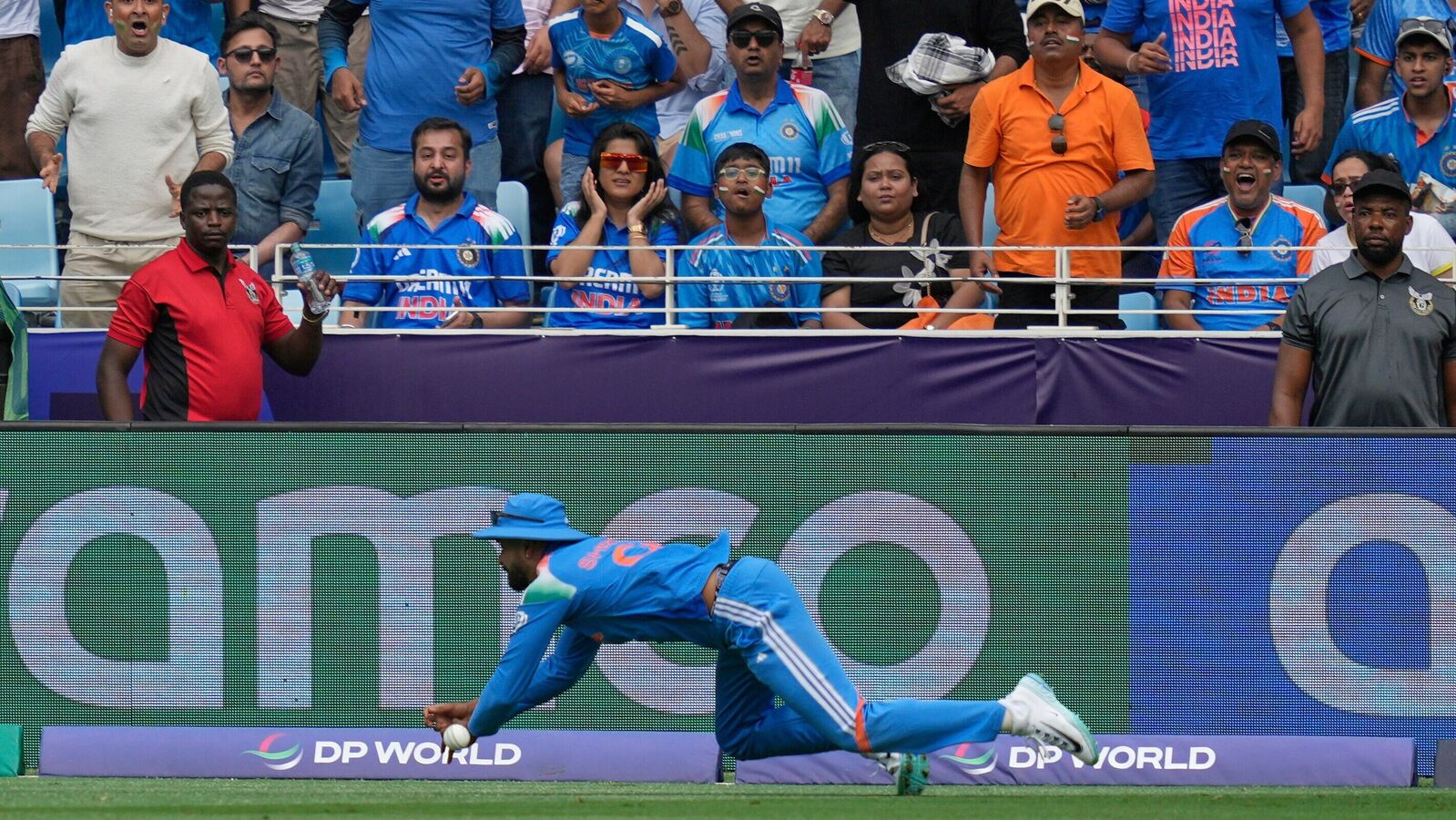 Shreyas Iyer drops catch: Anushka Sharma reacts, meme fest starts on social media during IND vs NZ final