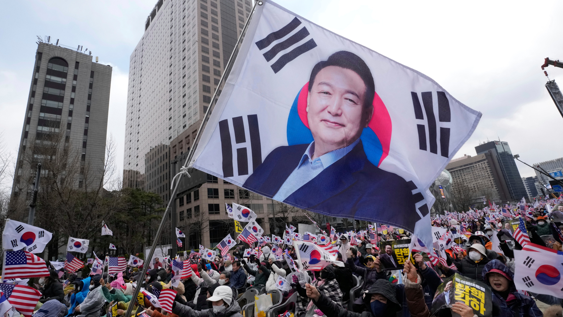 Click to play video: 'South Korea sets snap election for June 3 after removal of President Yoon'