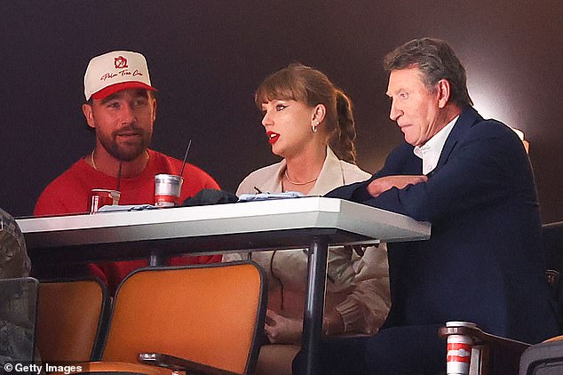 Swift sparked controversy when she sat alongside Trump ally Wayne Gretzky on the night