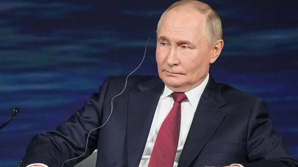 Click to play video: 'Putin says ‘the whole of Ukraine is ours’ in theory, may take city of Sumy'
