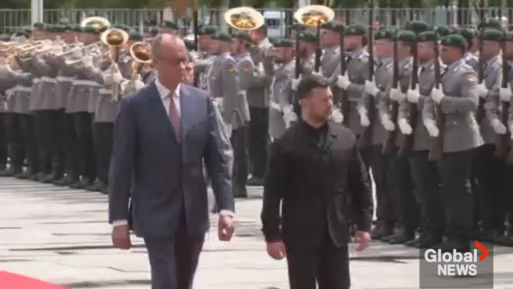 Click to play video: 'Germany pledges to help Ukraine develop its own long-range missiles'