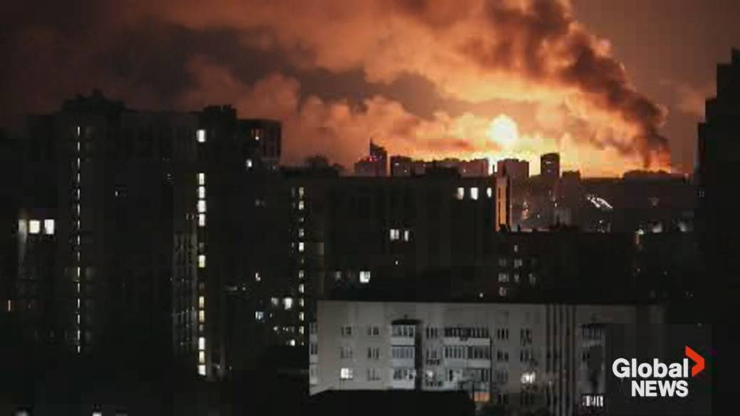 Click to play video: 'Russia hammers Ukraine’s capital with record missile barrage'