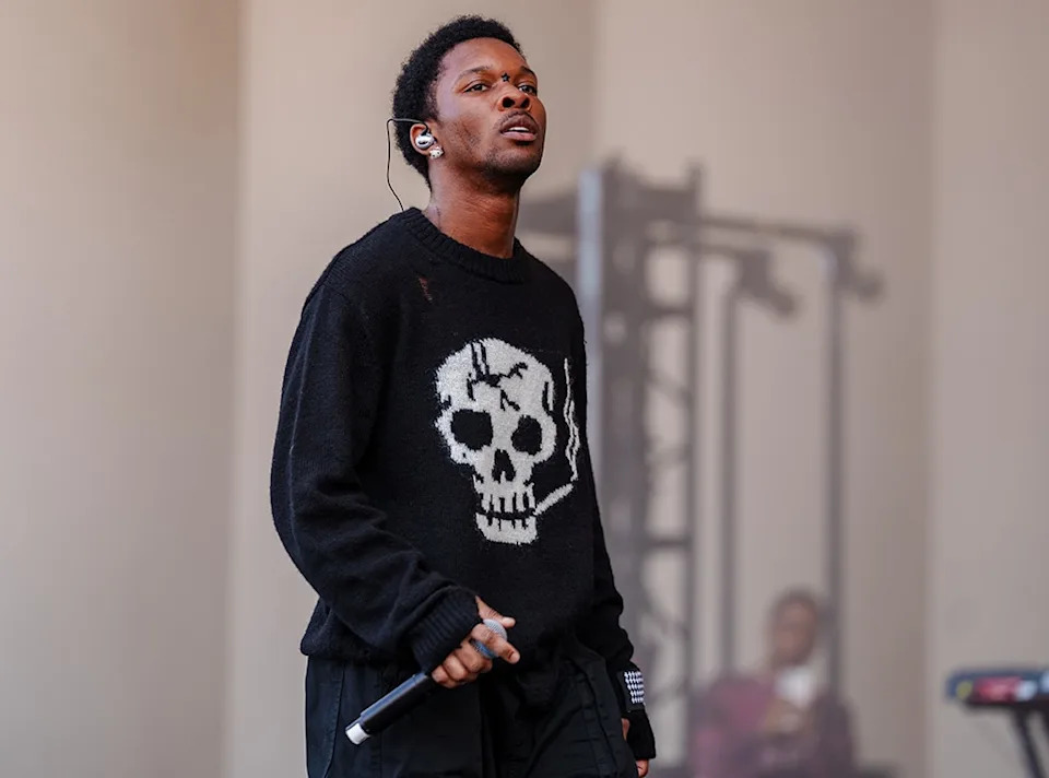 <p>How Did D4vd Become Famous?</p>