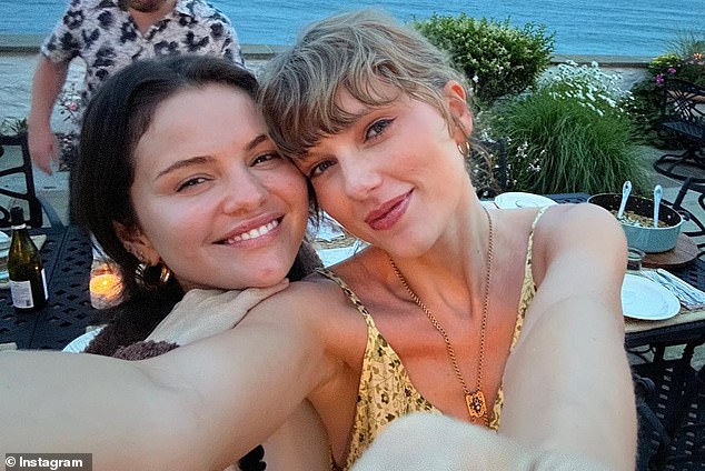 Taylor Swift also gave a sweet speech to her close pal while Mark Ronson was the DJ for the reception