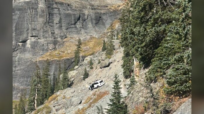 Black Bear Pass closed indefinitely after South Carolina driver ignores Yahoo news home