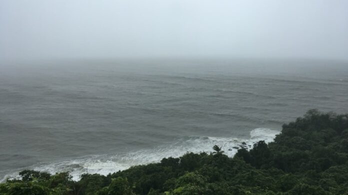 NYC under state of emergency: Nor’easter brings flight delays, Columbus NYC under state of emergency: Nor’easter brings flight delays, Columbus Day parade cancelled and power outages expected