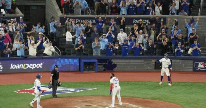 Blue Jays top Mariners 6-2 to force Game 7 in Blue Jays top Mariners 6-2 to force Game 7 in ALCS