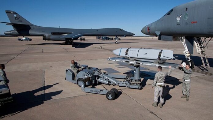 US B-1B bomber flew off coast of Venezuela, flight tracking US B-1B bomber flew off coast of Venezuela, flight tracking data shows