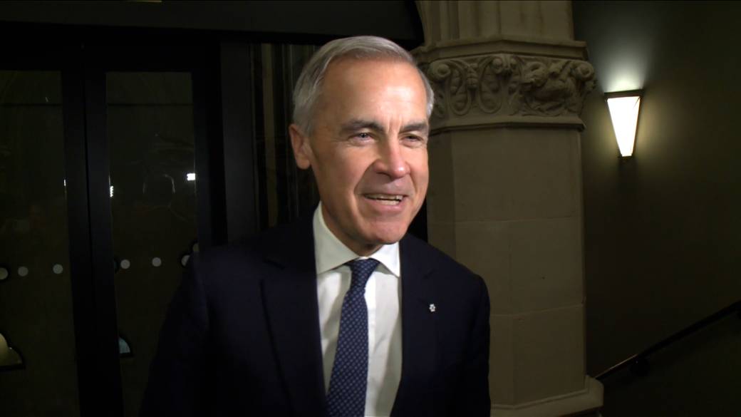 Click to play video: '‘That’s clutch’: Carney on Blue Jays advancing to World Series'