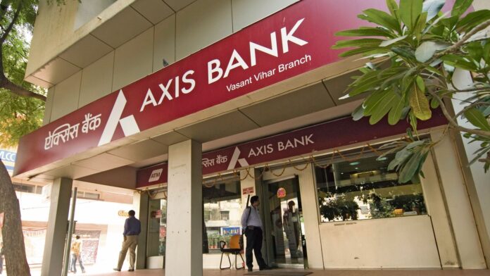 Axis Bank's standard asset provisions up on one-time reclassification impact, Axis Bank's standard asset provisions up on one-time reclassification impact, Q2 PAT falls 26% YoY