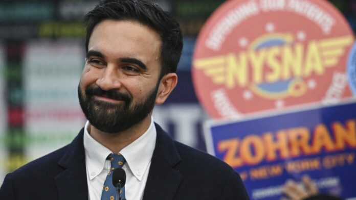 Billionaires spend big to boost Cuomo Billionaires spend big to boost Cuomo