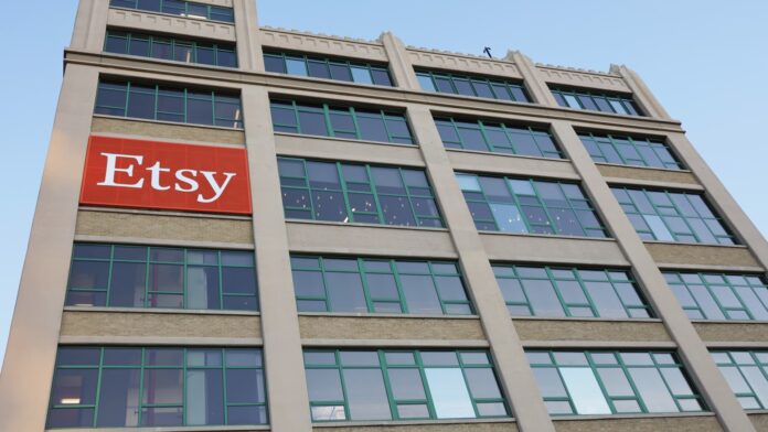 Etsy stock sinks on downbeat earnings, CEO change Etsy stock sinks on downbeat earnings, CEO change