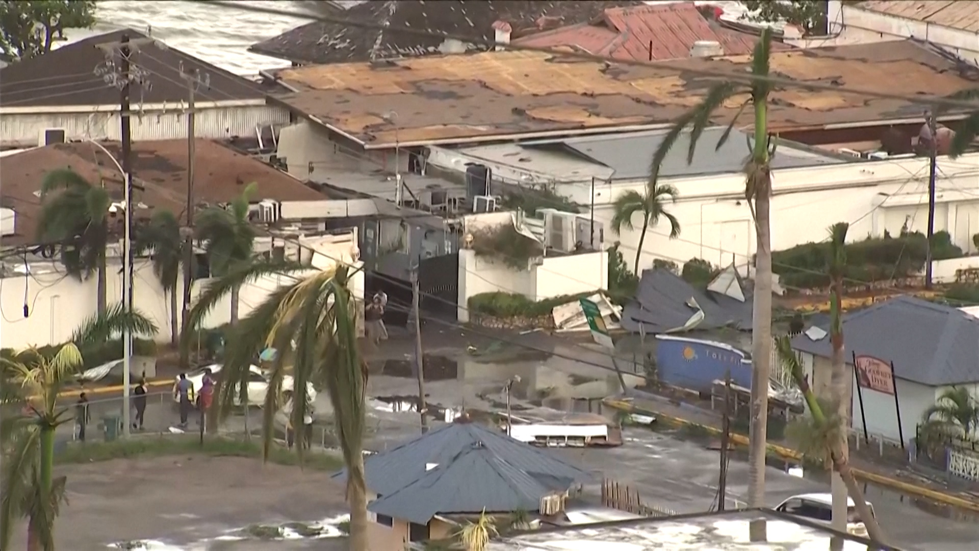Click to play video: '‘It was violent’: Hurricane Melissa wreaks havoc in Jamaica'