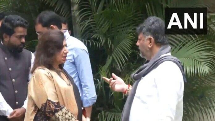 Kiran Mazumdar-Shaw and DK Shivakumar exchanged Diwali wishes on Tuesday amid tussle over Bengaluru roads.