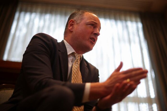 Mandarin-speaking ex-White House aide named Boeing China president