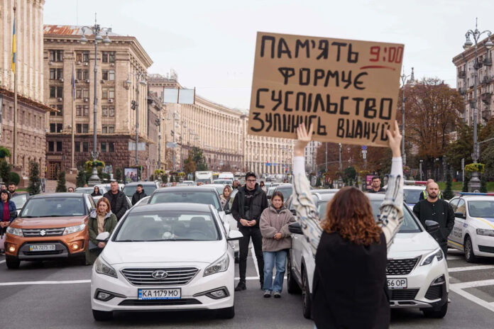 Ukraine’s daily moment of remembrance endures through intensified Russian attacks Yahoo news home