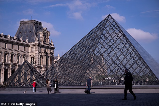 World-famous Louvre museum in Paris is closed after gang steal The world-famous Louvre museum in Paris has closed after a gang stole jewellery worth millions (Stock Photo)