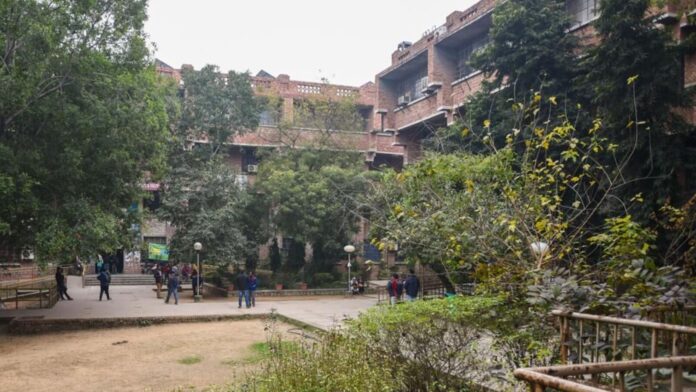 ‘Police beat up students’: JNUSU president alleges brutality during protest, The clashes come ahead of the JNUSU elections due in November (Amal KS/ HT)