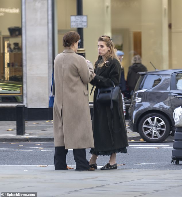 They stood for some chatting on the same spot when it came to say goodbye