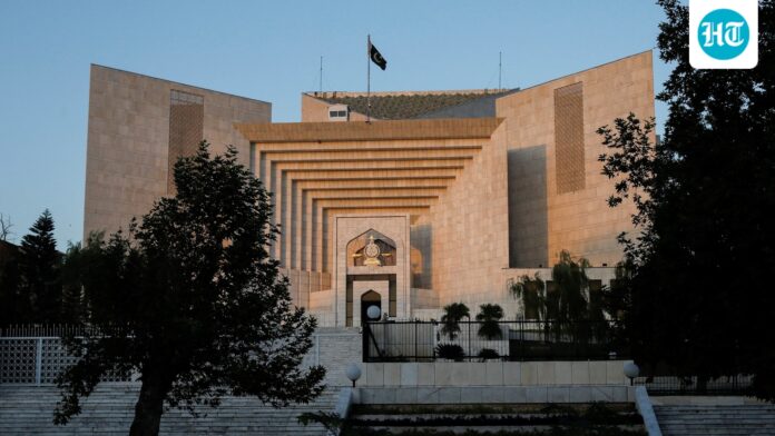 Pak SC calls meeting as 2 judges quit amid row Pak SC calls meeting as 2 judges quit amid row over constitutional amendment