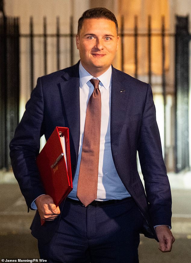 Health Secretary Wes Streeting has been tipped as a potential successor to Sir Keir (file image)