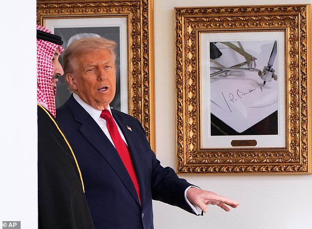 Trump and the crown prince beside the portrait of Joe Biden's autopen, a dig at the former president