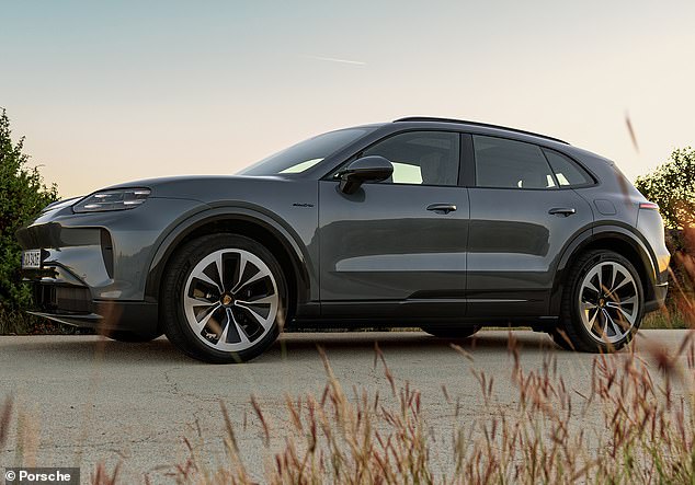 As impressive as the Cayenne Electric's acceleration is, the braking capacity is equally mighty ¿ and green. The regenerative brakes have energy-to-battery recovery capabilities similar to those of a Formula E racing car, Porsche technicians say