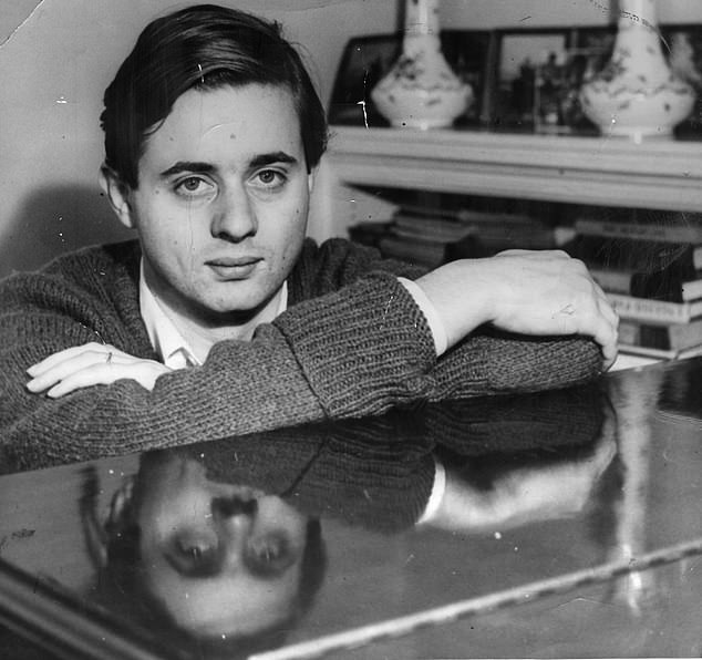 David was a giant of literary journalism and a key figure in the sprawling Fould-Springer/Propper de Callejon clan that Helena explored with him in a Channel 4 series