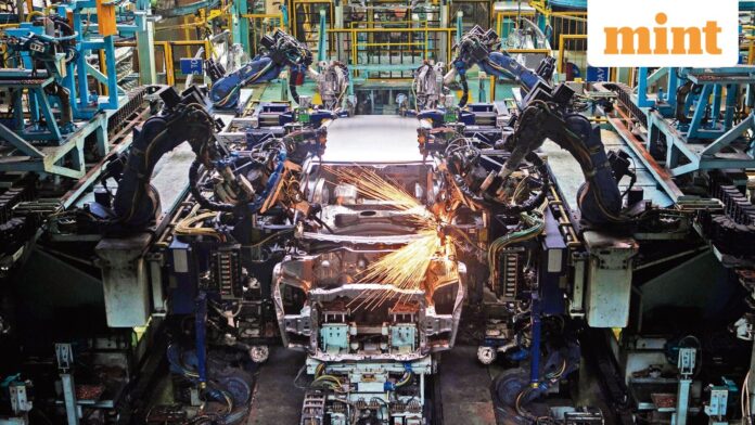 Automakers seek leeway on clean cars as watchdogs call foul