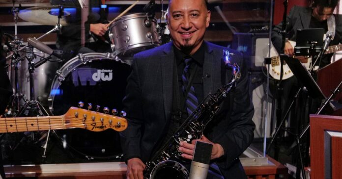 Cleto Escobedo III, "Jimmy Kimmel Live!" bandleader, dies at 59 Cleto Escobedo III, "Jimmy Kimmel Live!" bandleader, dies at 59